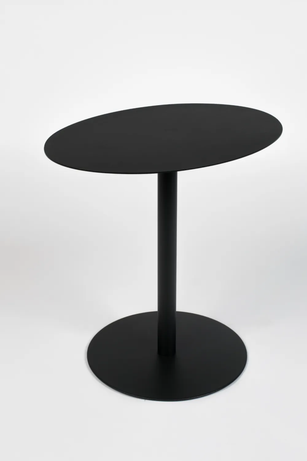 Oval Black End Table | Zuiver Snow